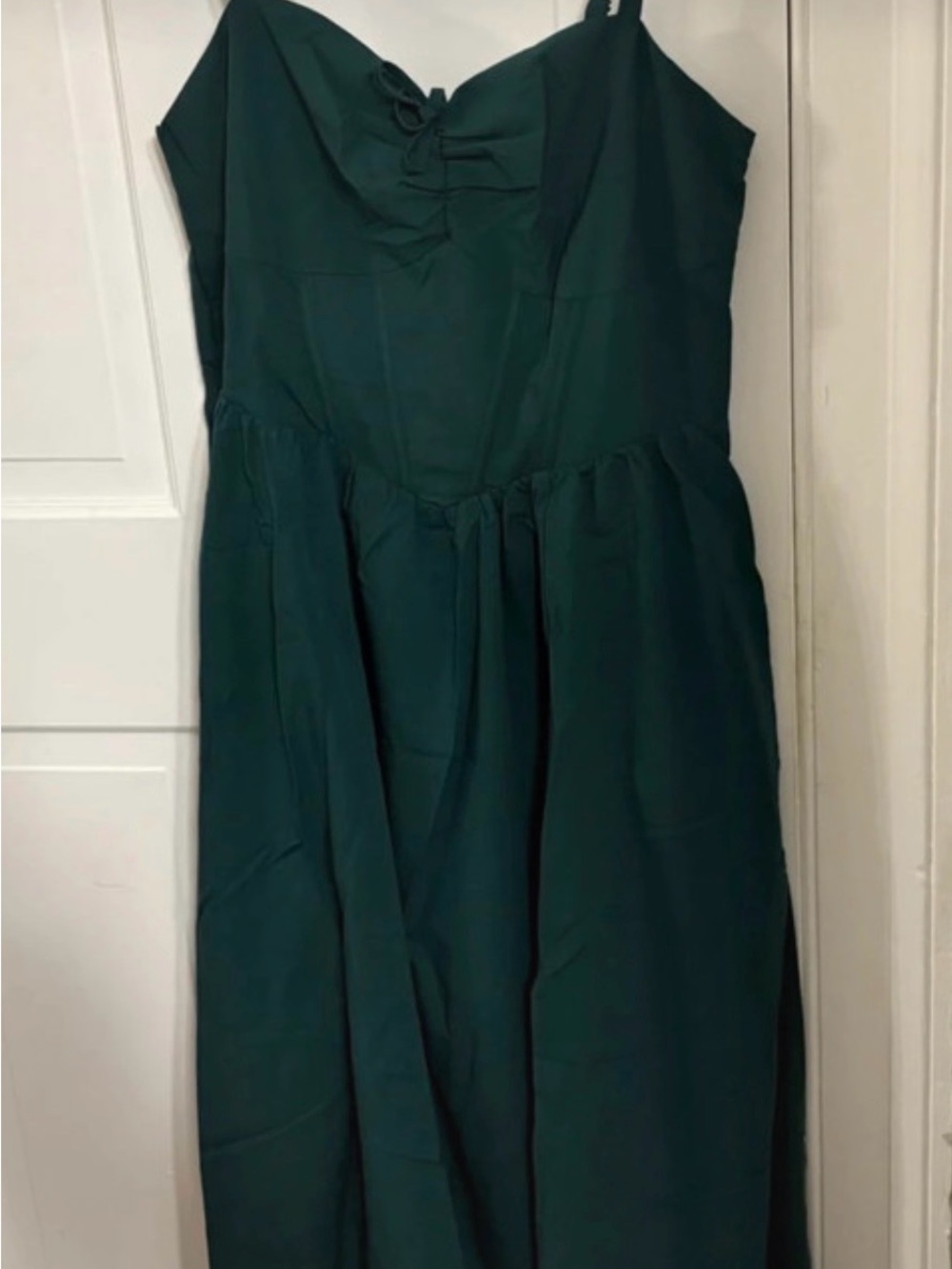 Scarlet Darkness Forest Green Maxi Dress with Sweetheart Neckline and Bow - Picture 7 of 9